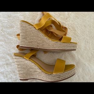 Ballet laced wedge